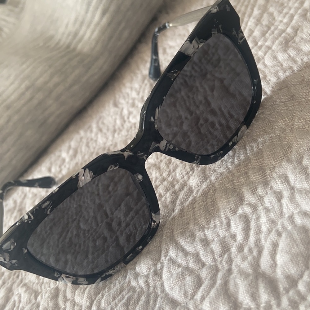 Diff Bella black and white sunglasses